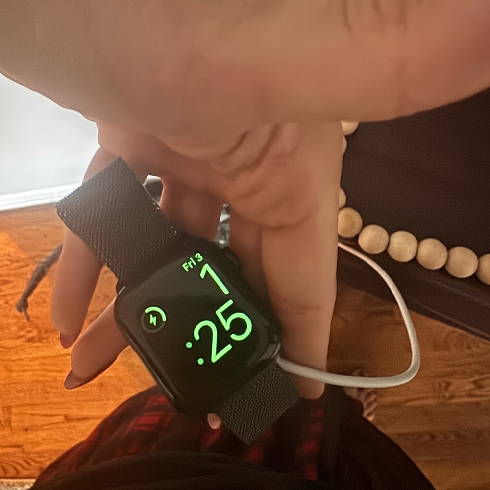 Apple Watch series 10 hardly used